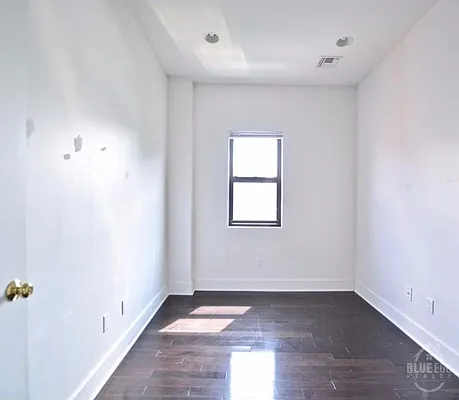 Rented by Blue Egg Realty Corp | media 11