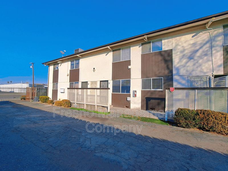 1st image of 4720 E Olive Ave #B
