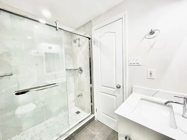 26 Homeland Ct — Photo 9