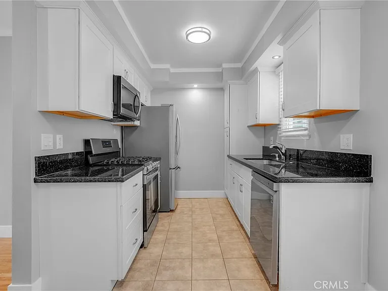 16144 W Sunset Blvd #3 — Photo 8
