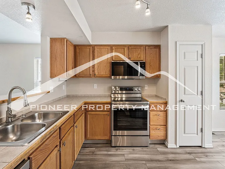 7604 Firehawk Ln — Photo 7