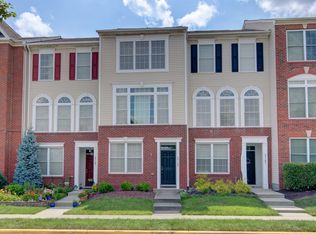 25105 Gunnery Sq, Chantilly, VA 20152