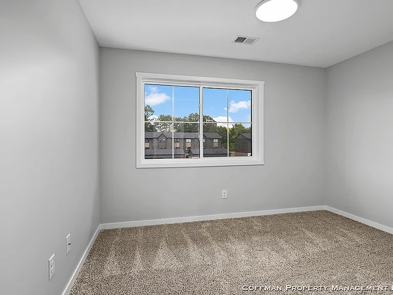 Northen Dell Commons — Photo 17