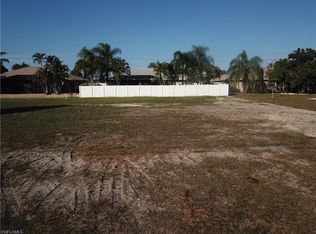 25 SW 16th Ter, Cape Coral, FL 33991