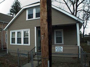 28 Crowninshield St, Providence, RI 02909