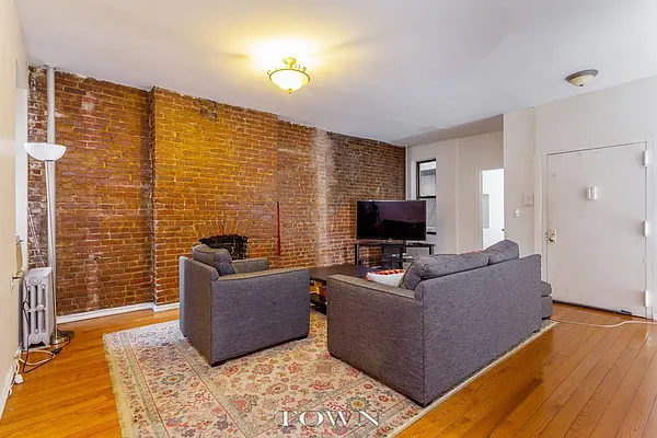Rented by Town Residential | media 16