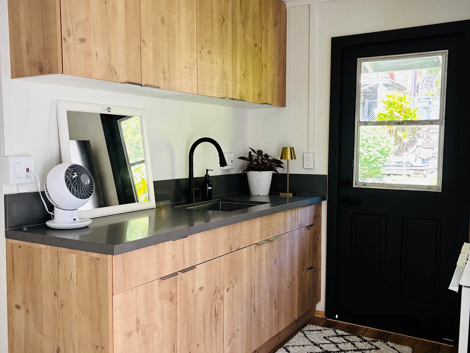 2 bed, 500 sqft, $2,500 — Photo 2