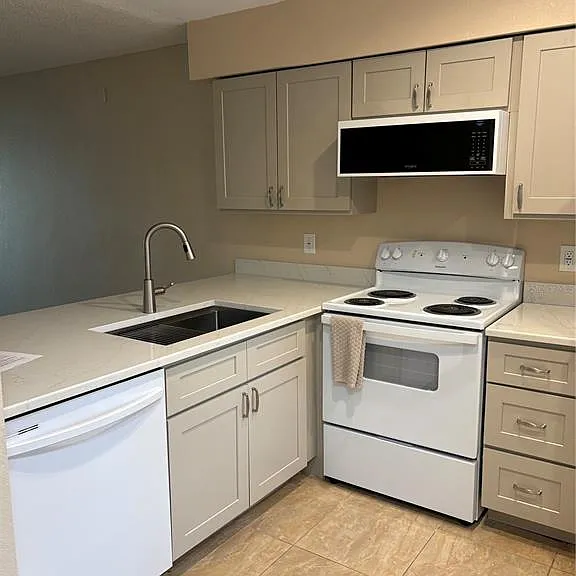 13250 Ridge Rd #1-6 — Photo 5
