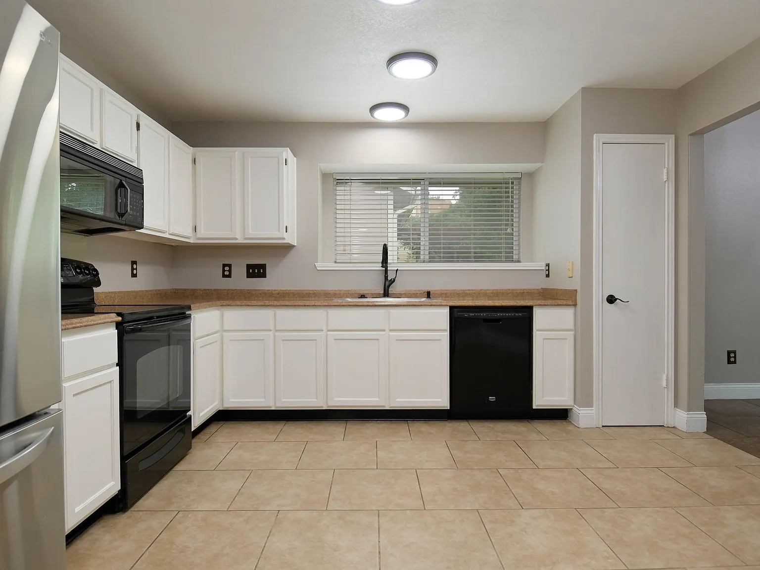4 bed, 1534 sqft, $2,100 — Photo 4