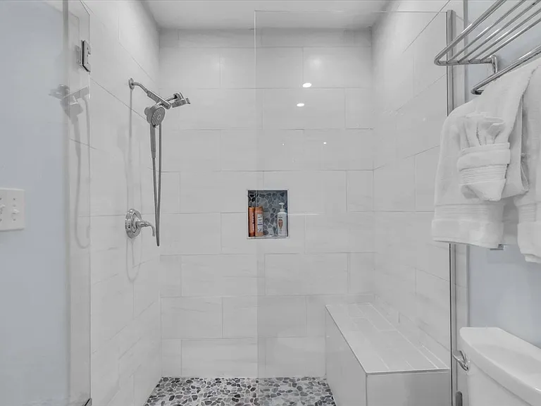2732 Valencia Dr — Photo 24
