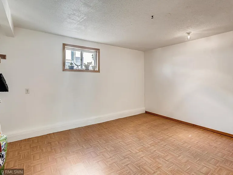 1649 Fernwood St — Photo 10