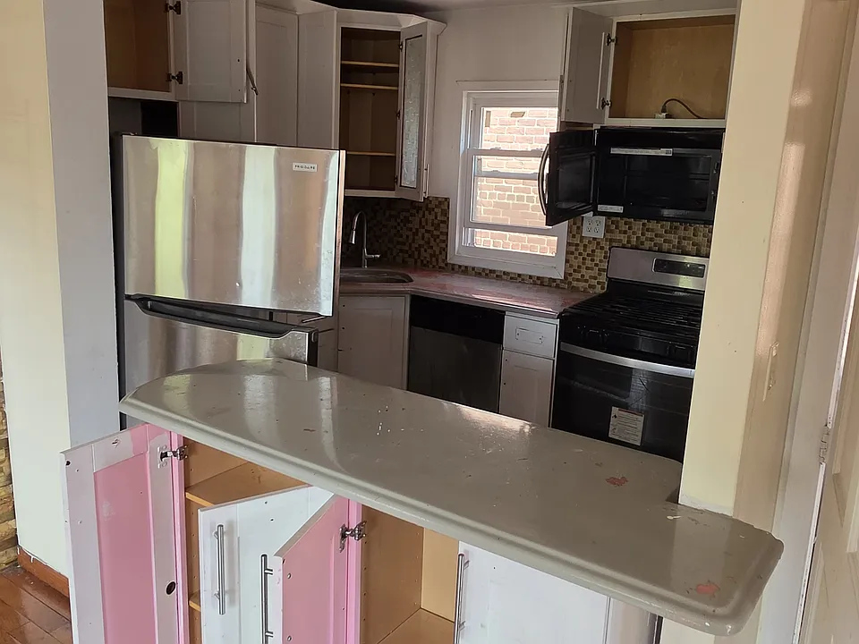 9603 Avenue M #2