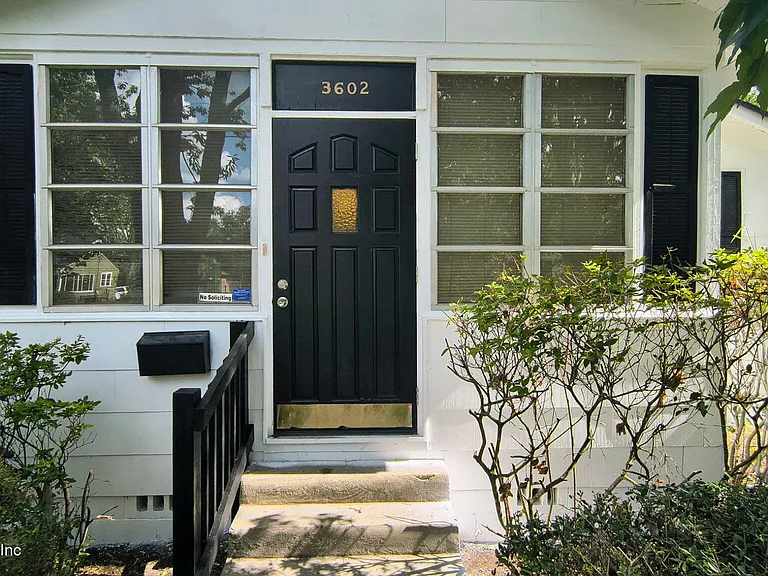 3602 Ernest St — Photo 2
