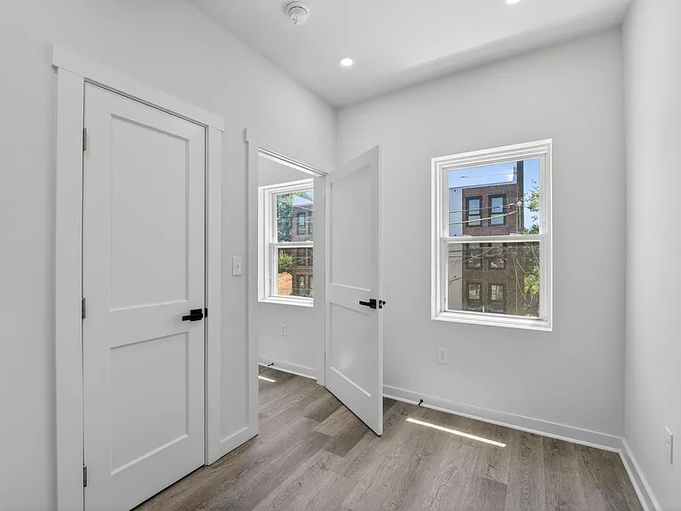 1321 Anacostia Rd SE — Photo 5