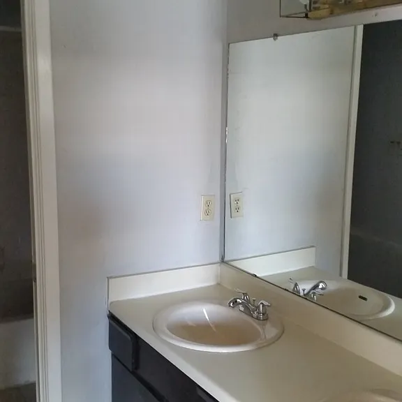 807 W 25th St #312 — Photo 11