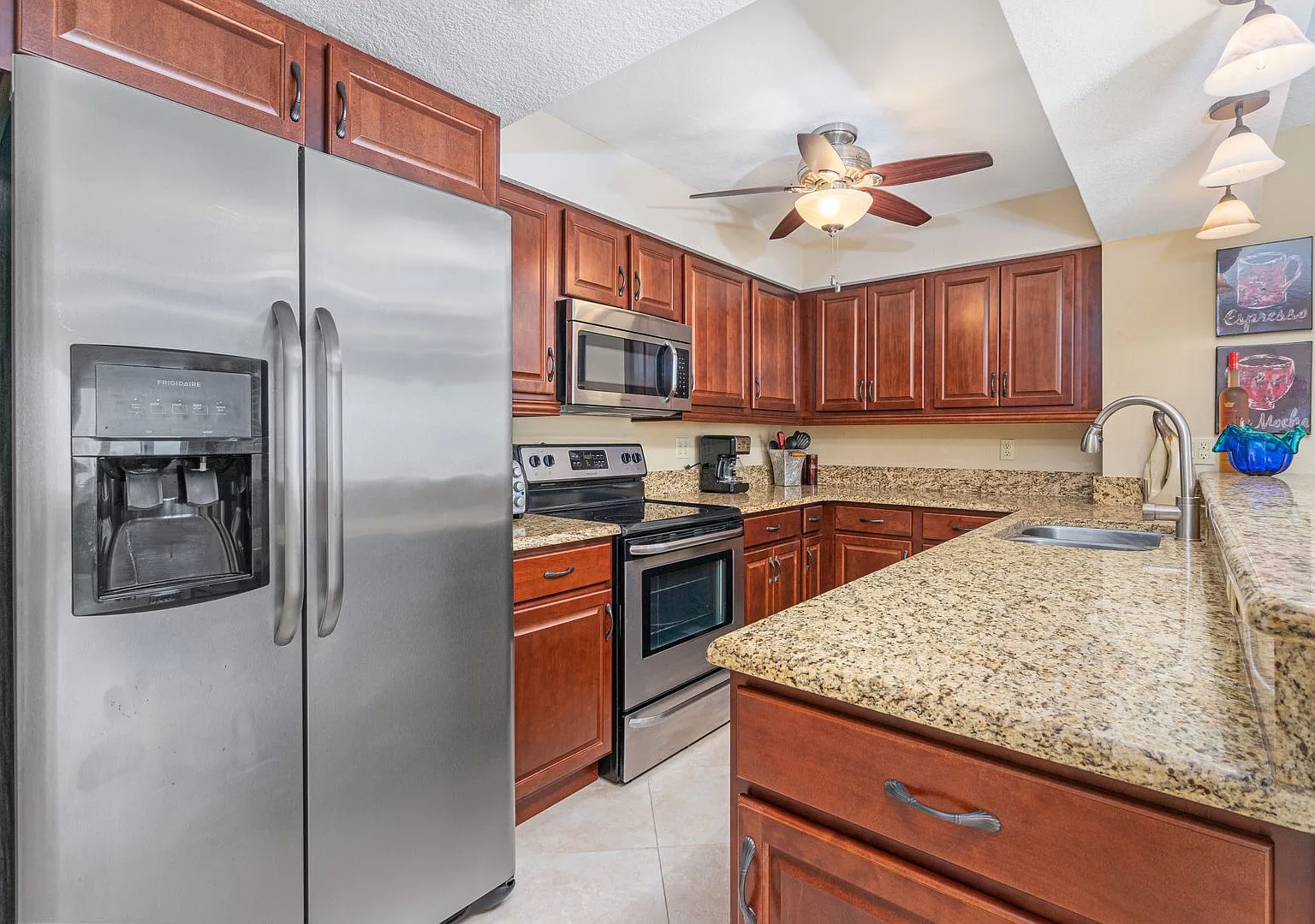 Stunning Oceanfront Furnished Condo in Desirable Daytona Beach Shores — Photo 4