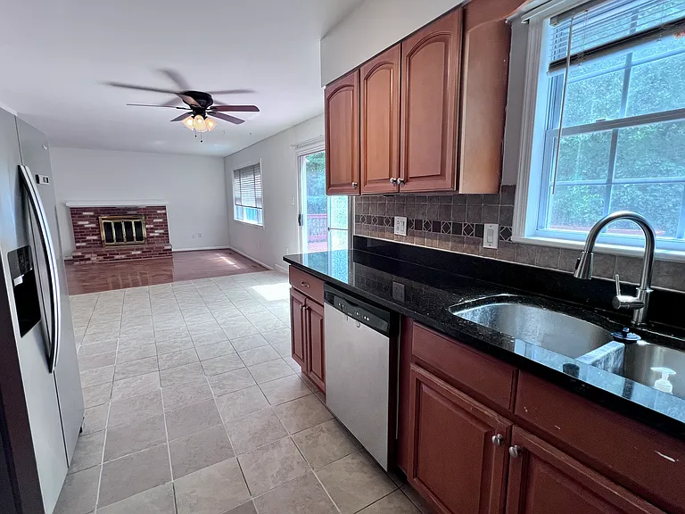 6037 Ridge Ford Dr — Photo 4