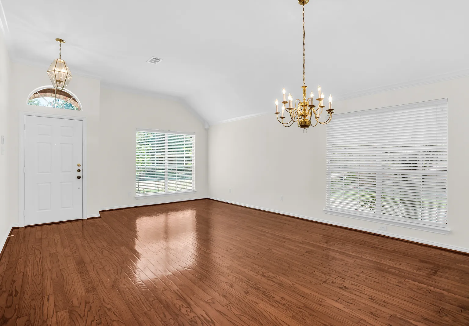4 bed, 2168 sqft, $2,475 — Photo 3