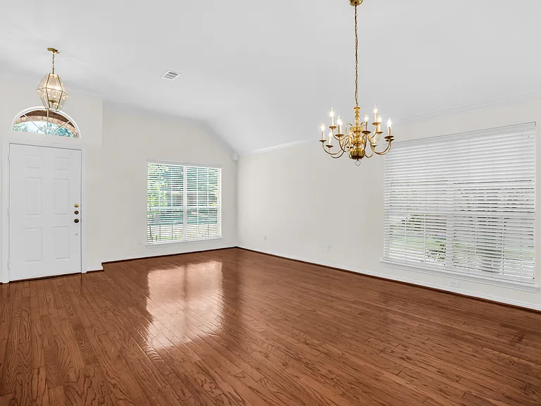 11342 Mansfield Dr — Photo 3