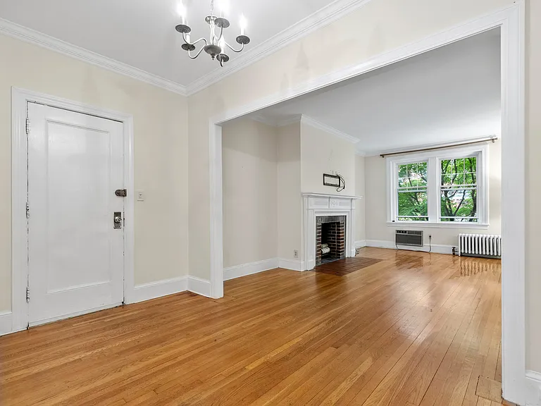 315 Tappan St #1 — Photo 3
