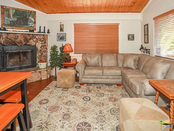 3rd image of 742 Cedar Ln