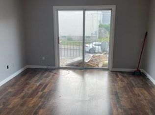 526 3rd St APT 6, Fall River, MA 02721