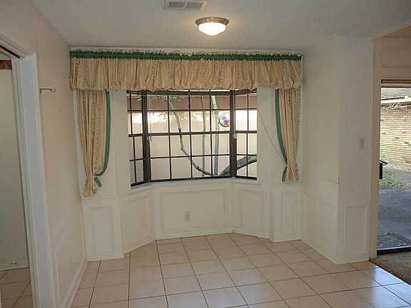 4th image of 120 Huckleberry Dr