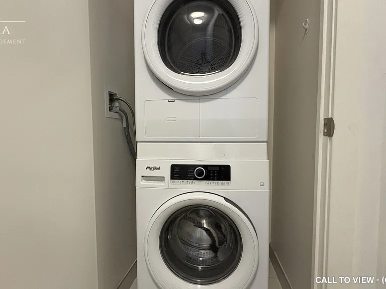 212 King William St #401 — Photo 8