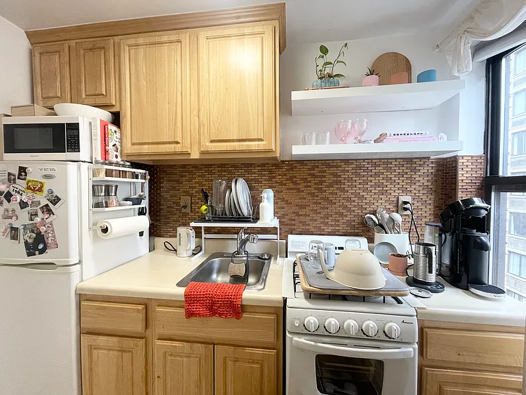 121 E 31st St #6G — Photo 4