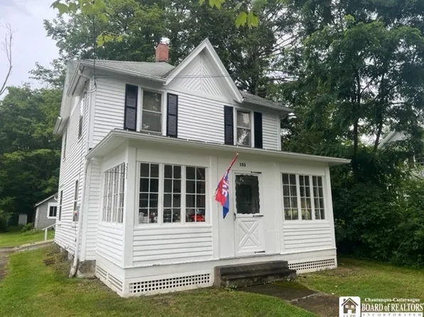 153 Lakeview Ave, Lakewood, NY 14750