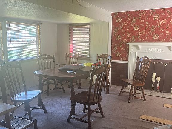 4th image of 121 Russell Dr
