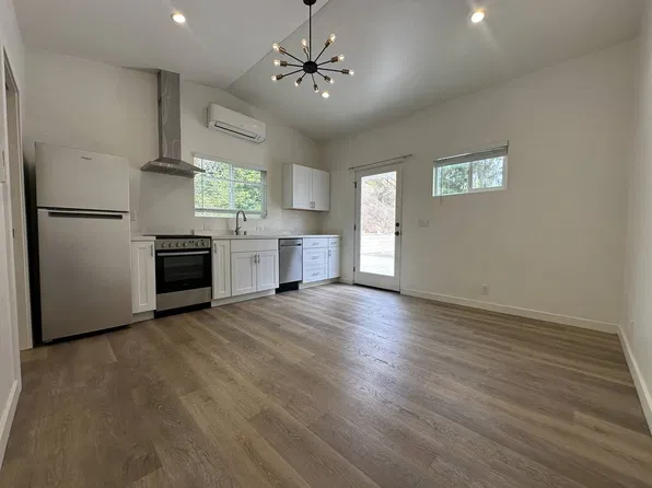 2418 Calle Real #D, Santa Barbara, CA 93105