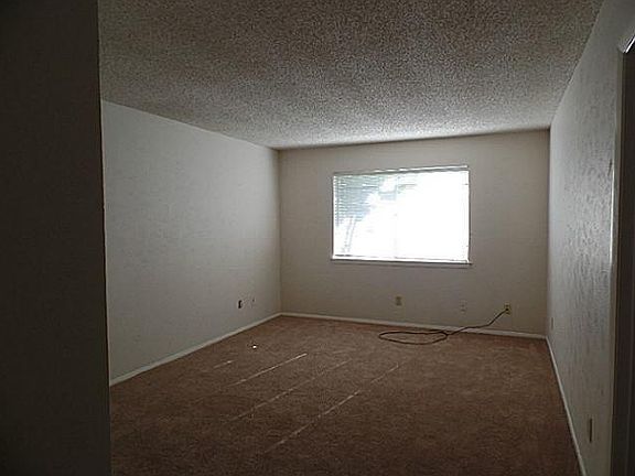 2nd image of 5313 Wyrick Ln