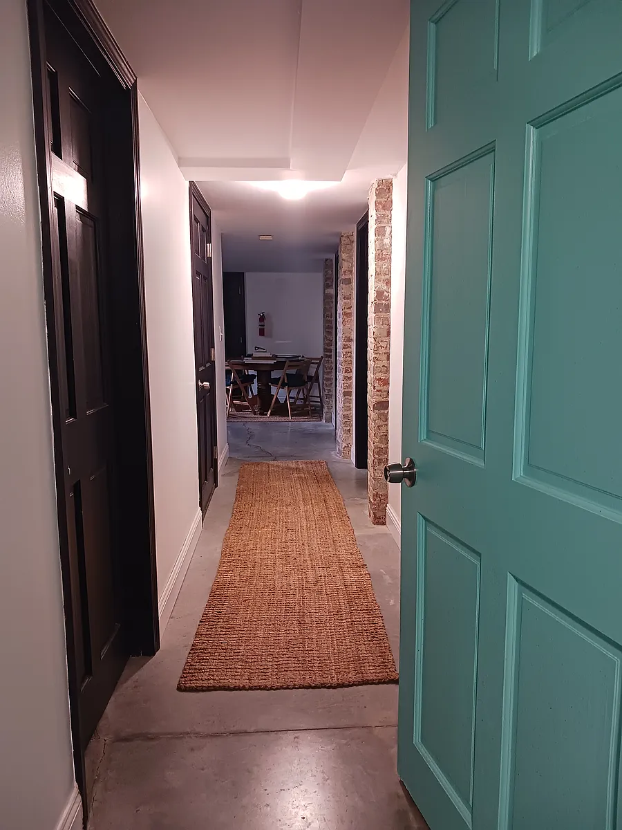 Building Photo - 751 Academy Ave #BASEMENT