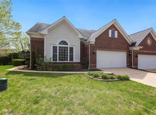 465 Shetland Valley Ct, Chesterfield, MO 63005