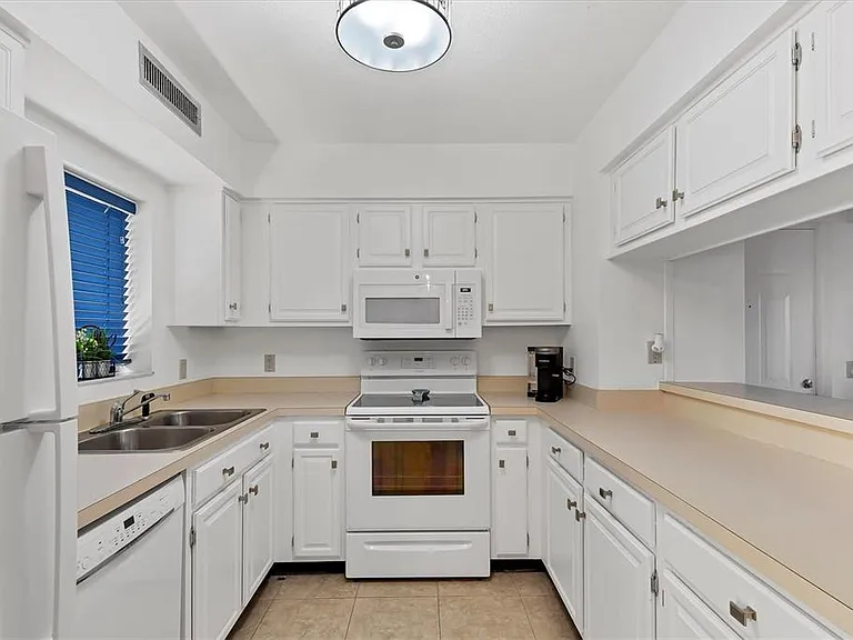 5669 Ashton Lake Dr #1 — Photo 8
