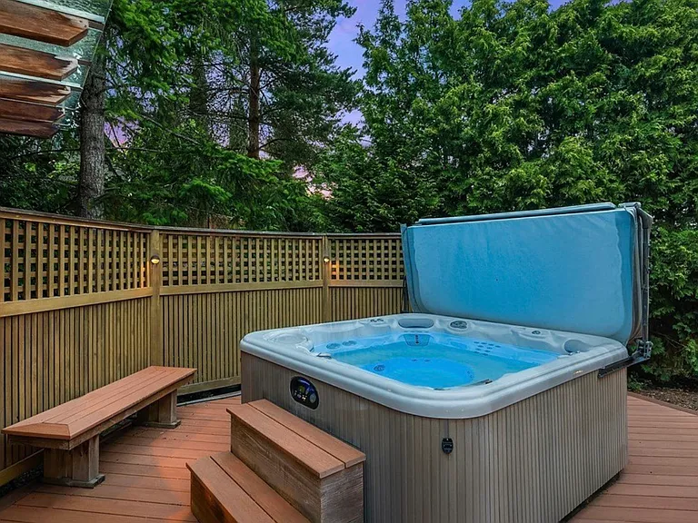 535 NW Datewood Dr — Photo 20