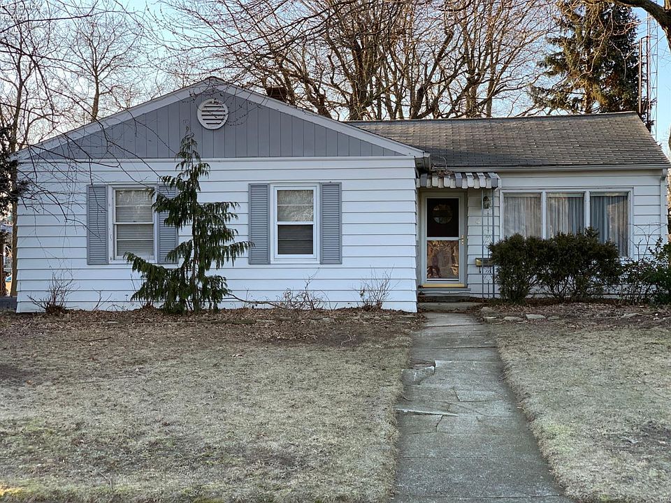 1st image of 653 Van Buren St