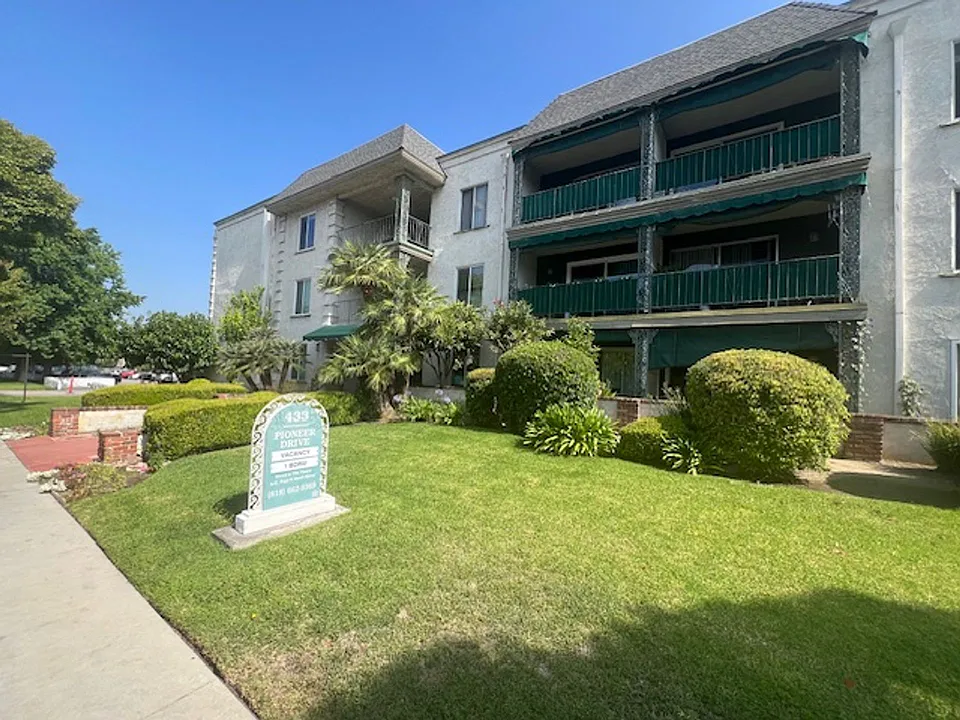 433 Pioneer Drive