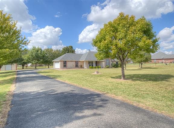 5th image of 121 Savannah Dr