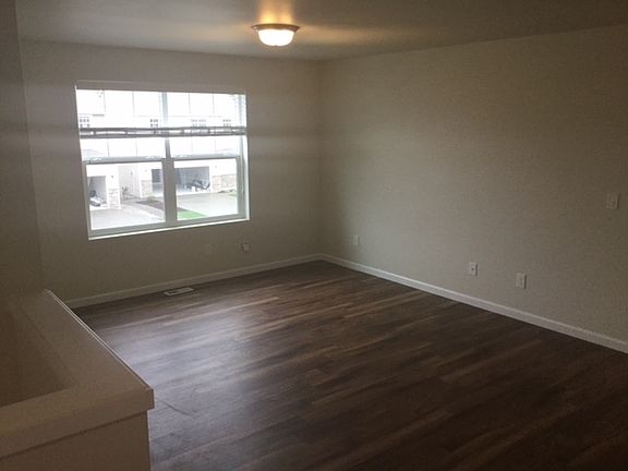 4th image of 13715 66th Ave E
