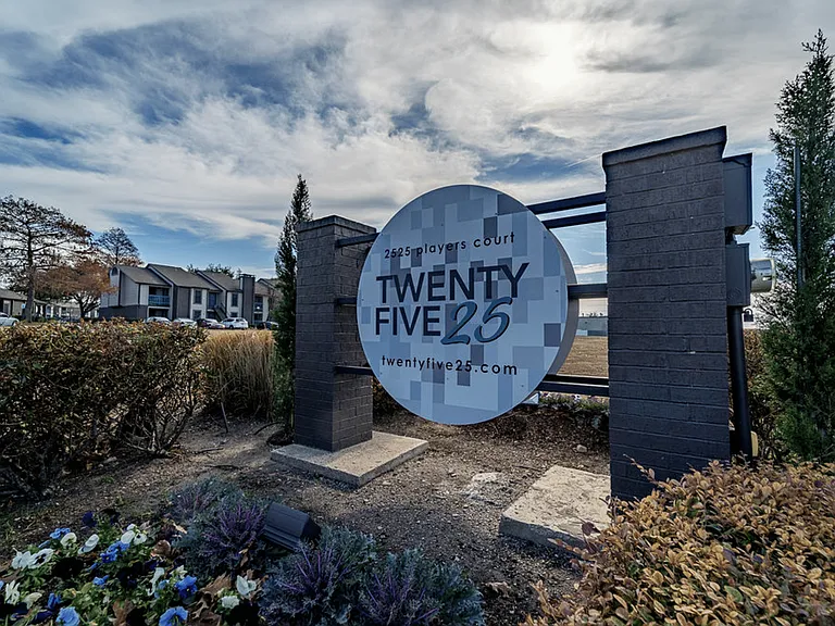 TwentyFive25 — Photo 31