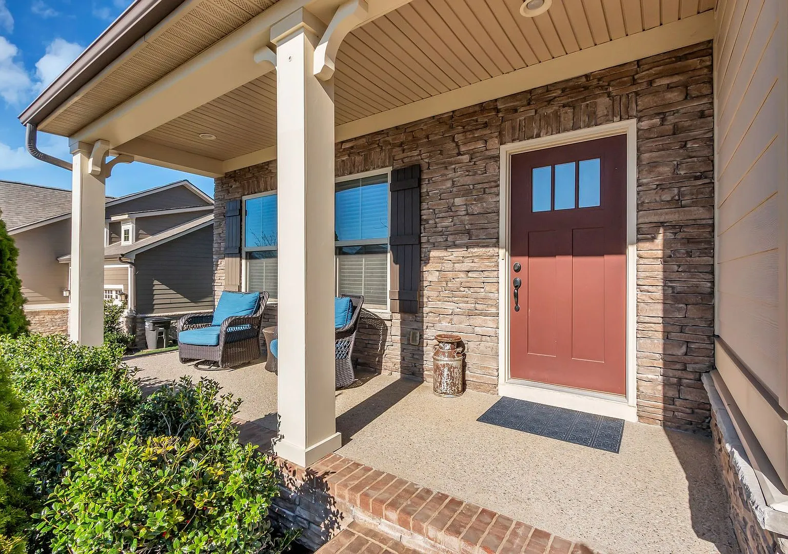 4 Bedroom, 2.5 Bath Home w/ 2 Car Garage — Photo 3