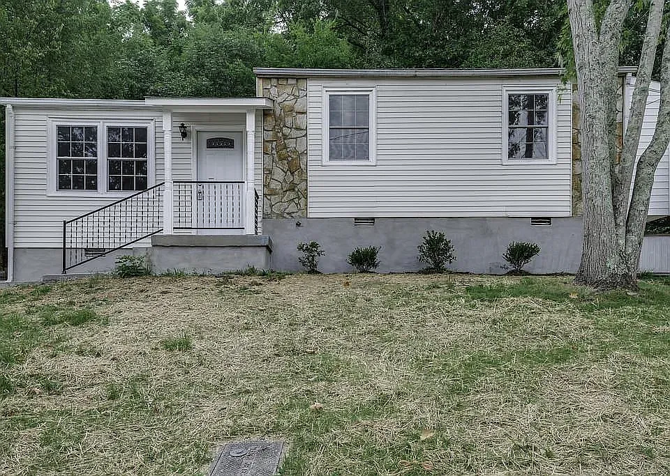 3 bed, 1059 sqft, $2,200 — Photo 2