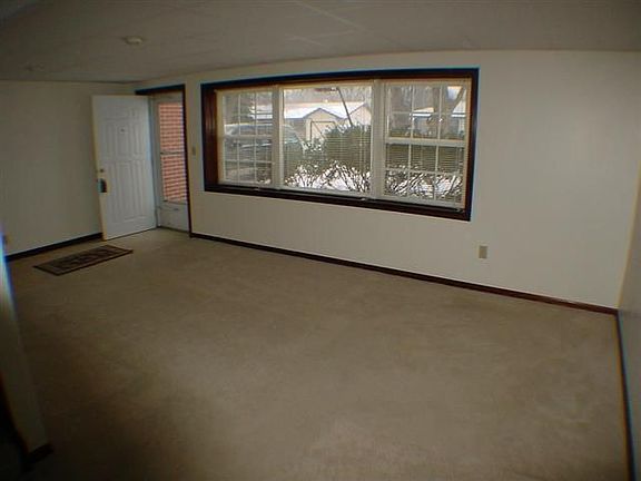 5th image of 1003 S Adams St