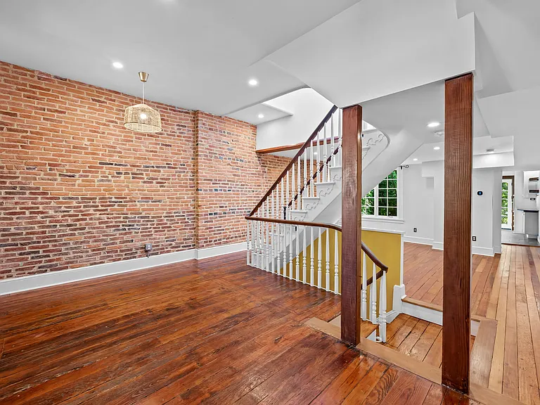 1427 Bolton St #2 — Photo 6