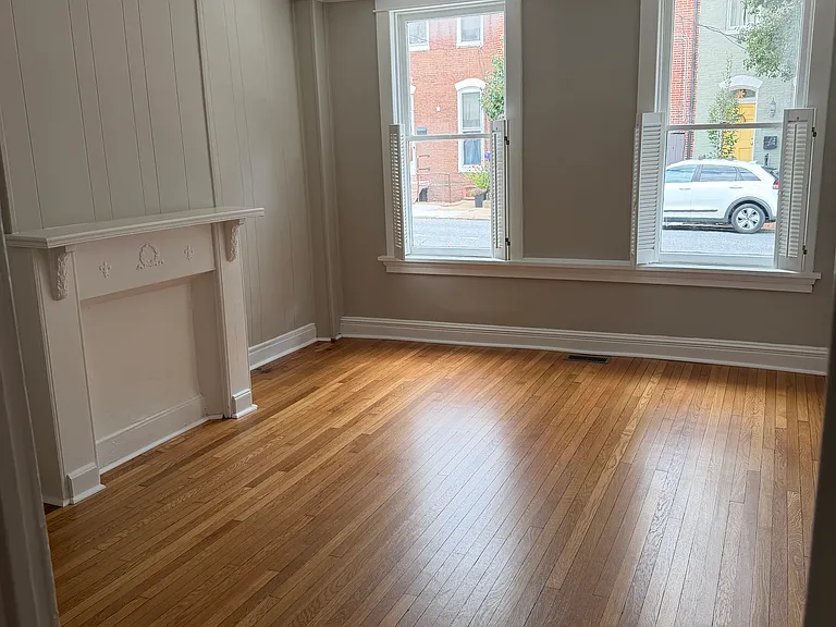 126 E 4th St — Photo 14
