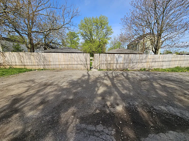 2404 Velma Ave — Photo 17