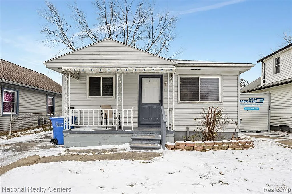 11076 Essex Ave photo 1