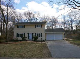 30 Raleigh Rd, Kendall Park, NJ 08824